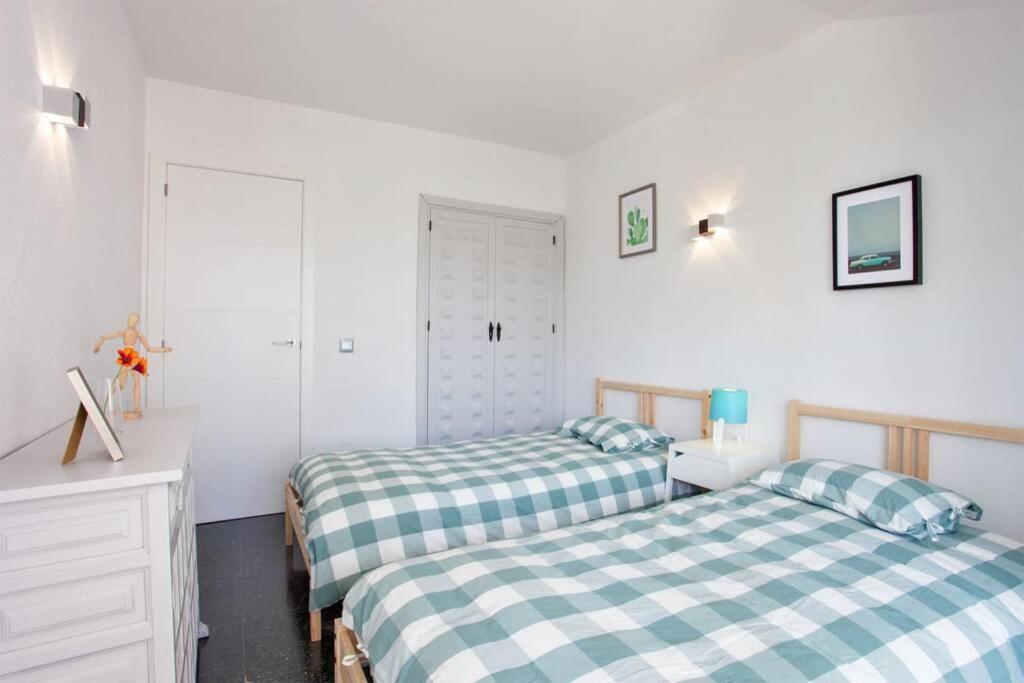 Puertosol 33 - 2 Bed Apartment, Beach Puerto Marina Benalmádena Kültér fotó
